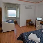 Mediterraneo فندق بيزارو
